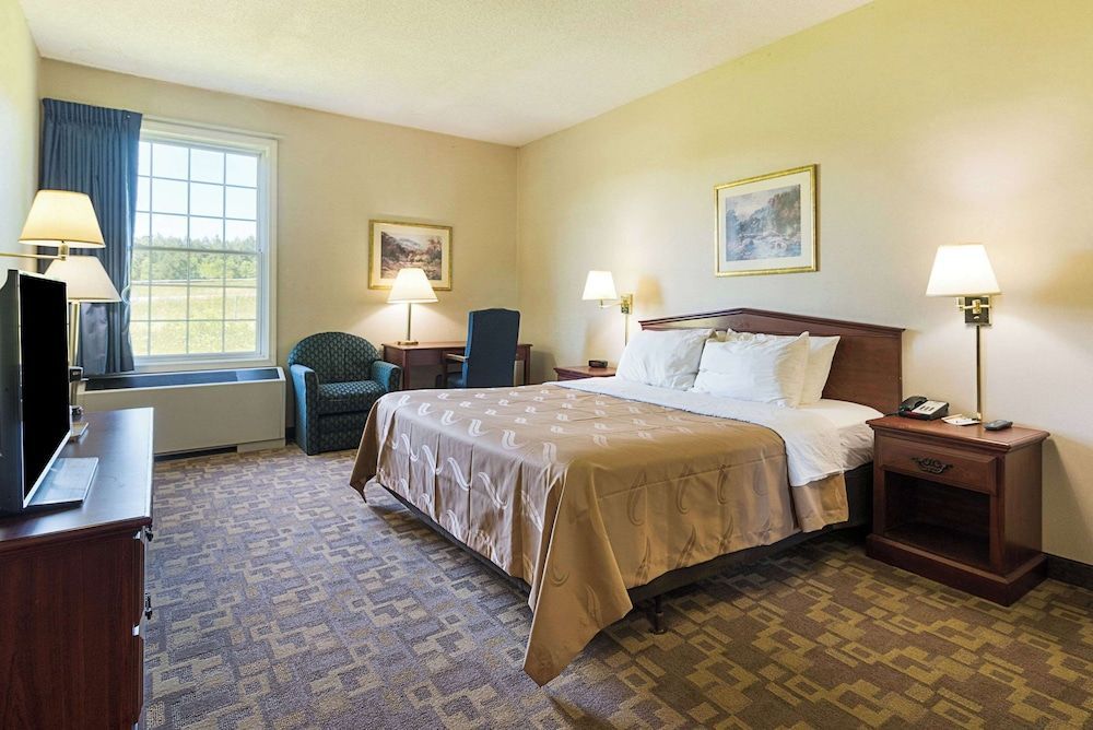 Quality Inn & Suites Schoharie near Howe Caverns 1