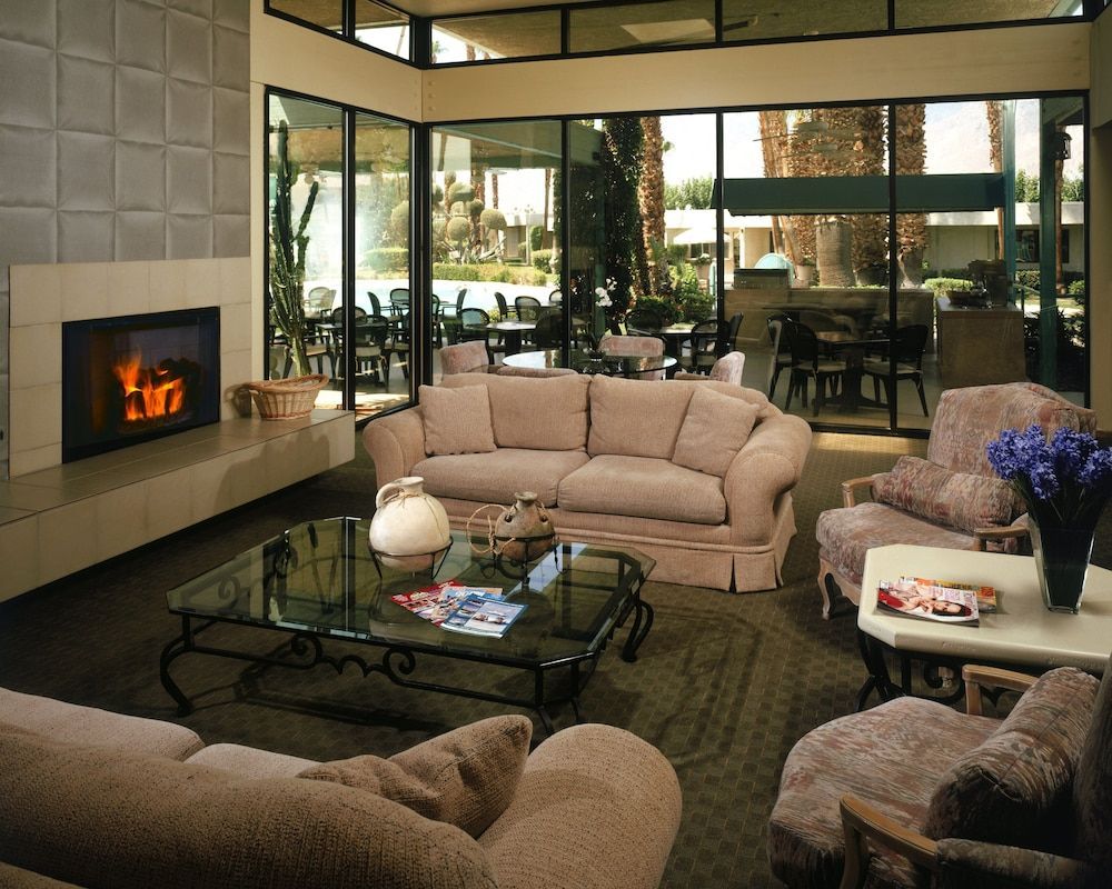 Desert Isle of Palm Springs 2