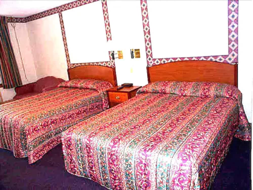 Wesley Inn & Suites 2
