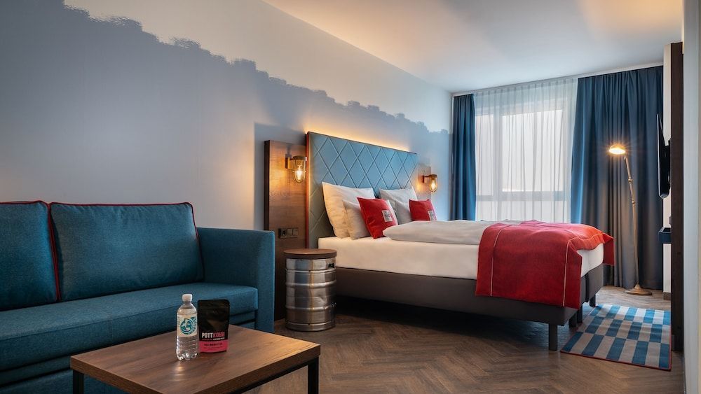 Holiday Inn - the niu, Keg Hamburg Ost by IHG 2