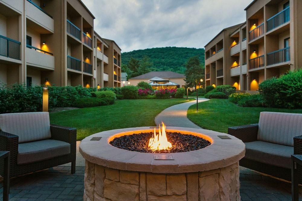 Courtyard by Marriott Mahwah 1