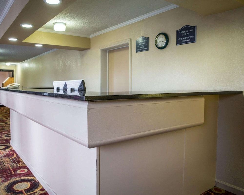 Rodeway Inn & Suites Plymouth Hwy 64 2