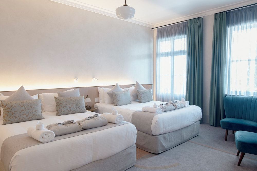 Tattersalls Hotel 2