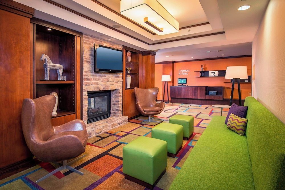 Fairfield Inn & Suites by Marriott Williamsburg 2