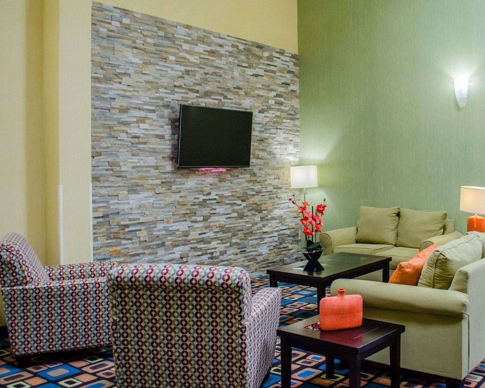 Quality Inn & Suites Medina - Akron West 2
