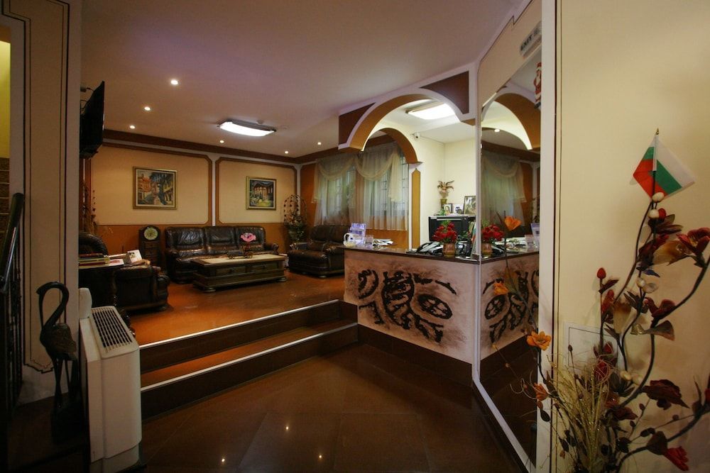 Hotel Alafrangite 2