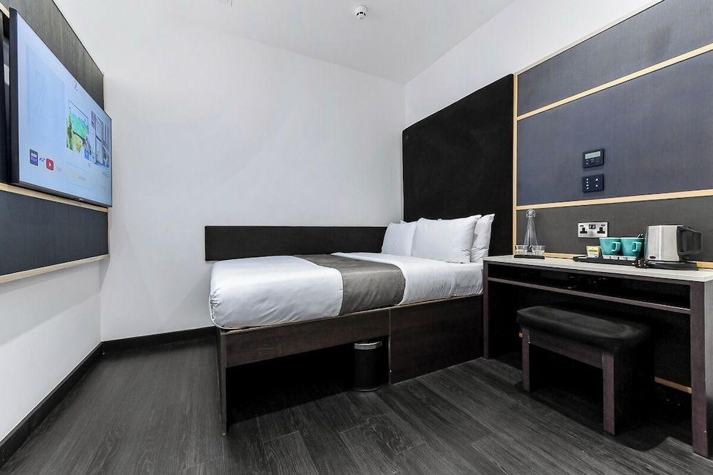 The Z Hotel Strand 1