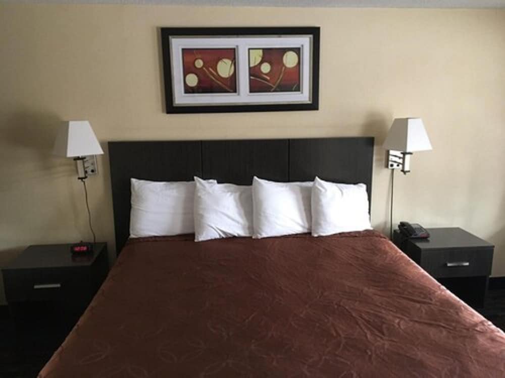 Whitney Inn & Suites 2