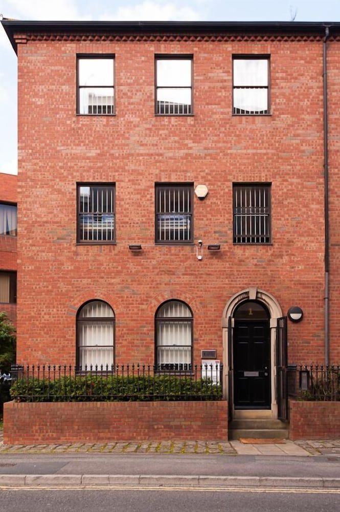 Russell Scott Backpackers Hostel 1