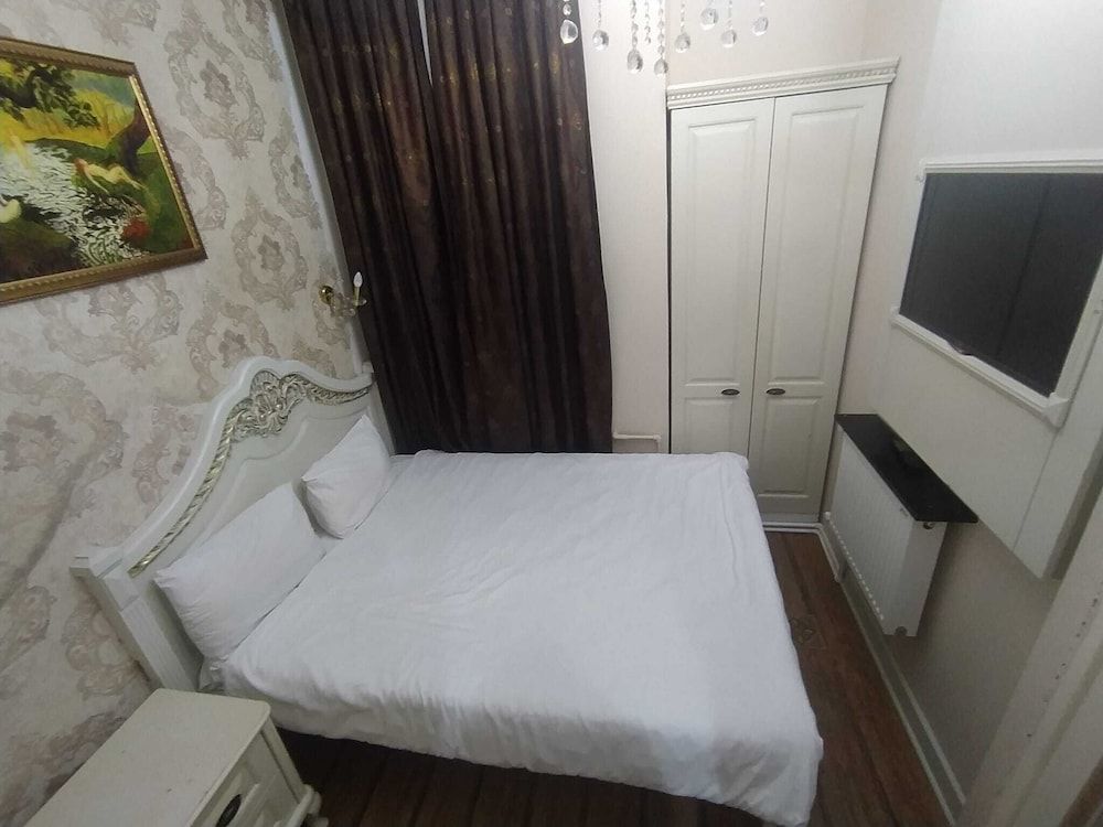 IQ Hotel 1