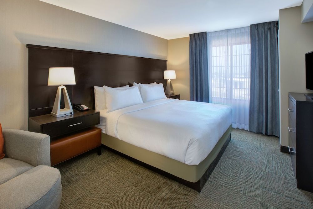 Staybridge Suites BENTON HARBOR - ST. JOSEPH by IHG 2