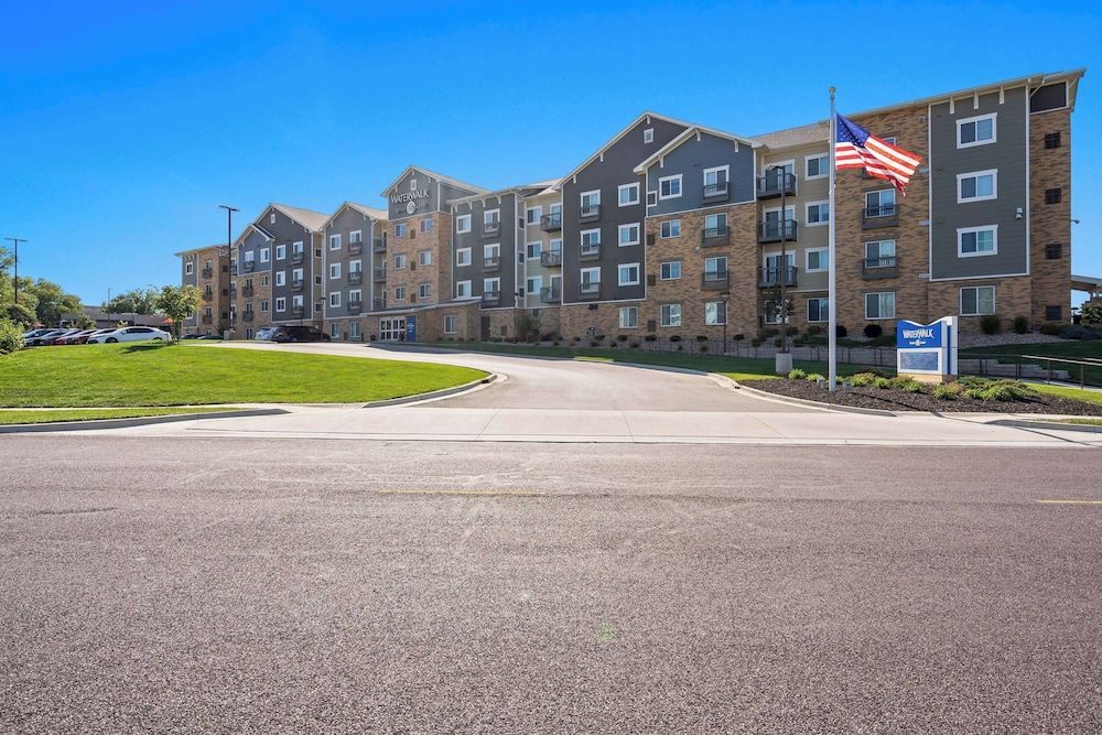 WaterWalk Extended Stay by Wyndham Kansas City - Overland Pk 1