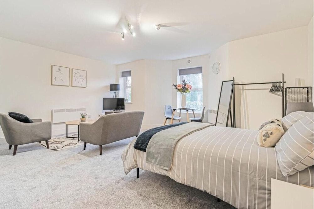 Stylish Studio in Heart of Tunbridge Wells 2