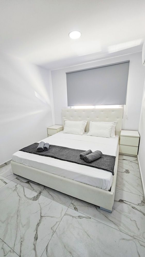 Urban Comfort Apartment 2