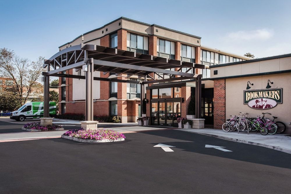 Holiday Inn SARATOGA SPRINGS by IHG 1