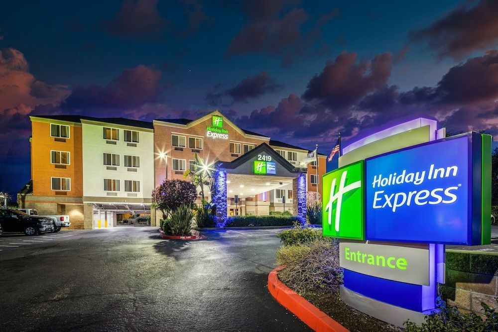Holiday Inn Express CASTRO VALLEY - I-580 by IHG 1