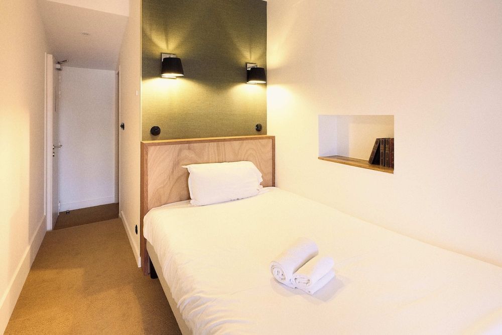 Hôtel Henri IV 2