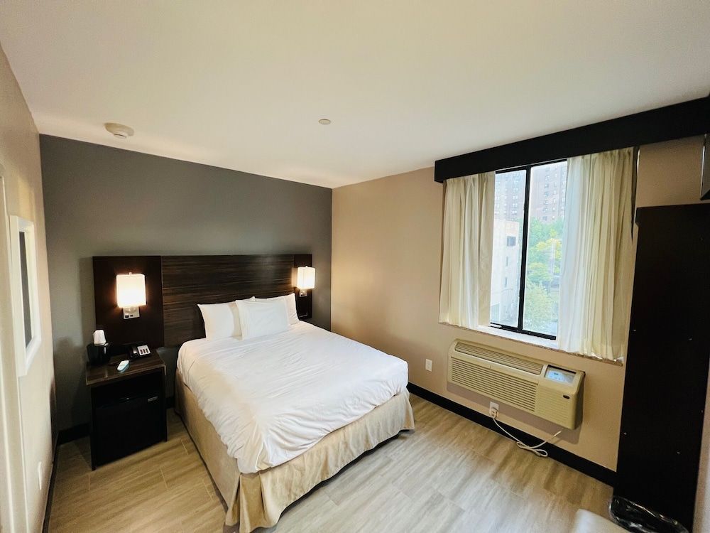 Rockaway Hotel Brooklyn 2