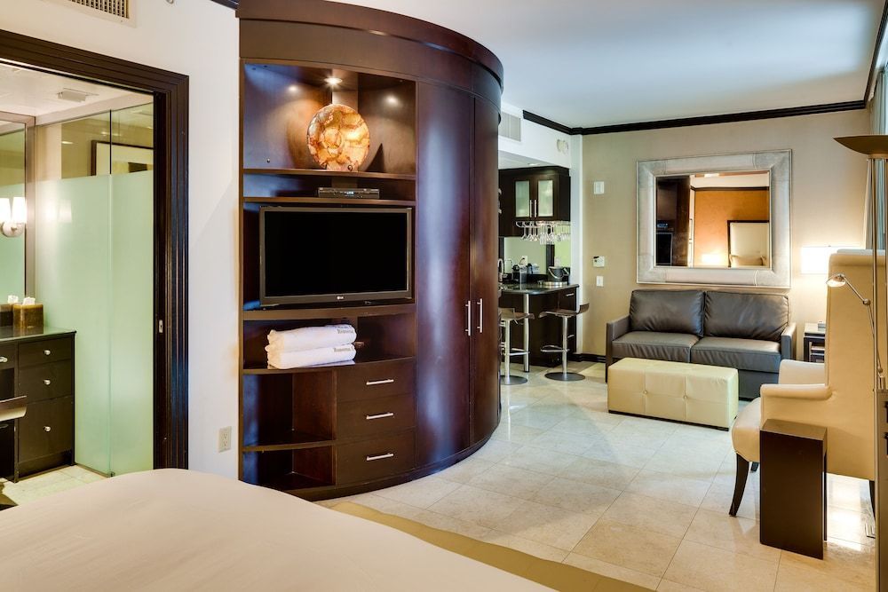 SBV Luxury Ocean Hotel Suites 2