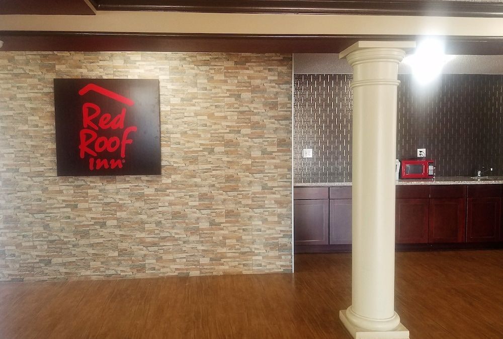 Red Roof Inn & Suites Houston- Hobby Airport 2