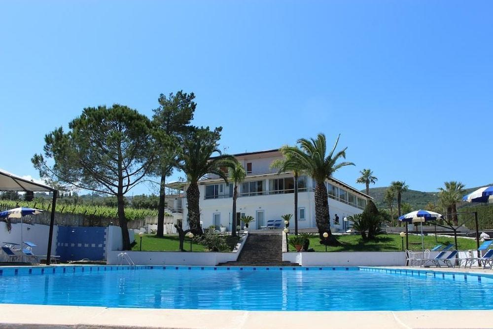 Hotel La Tombola 1