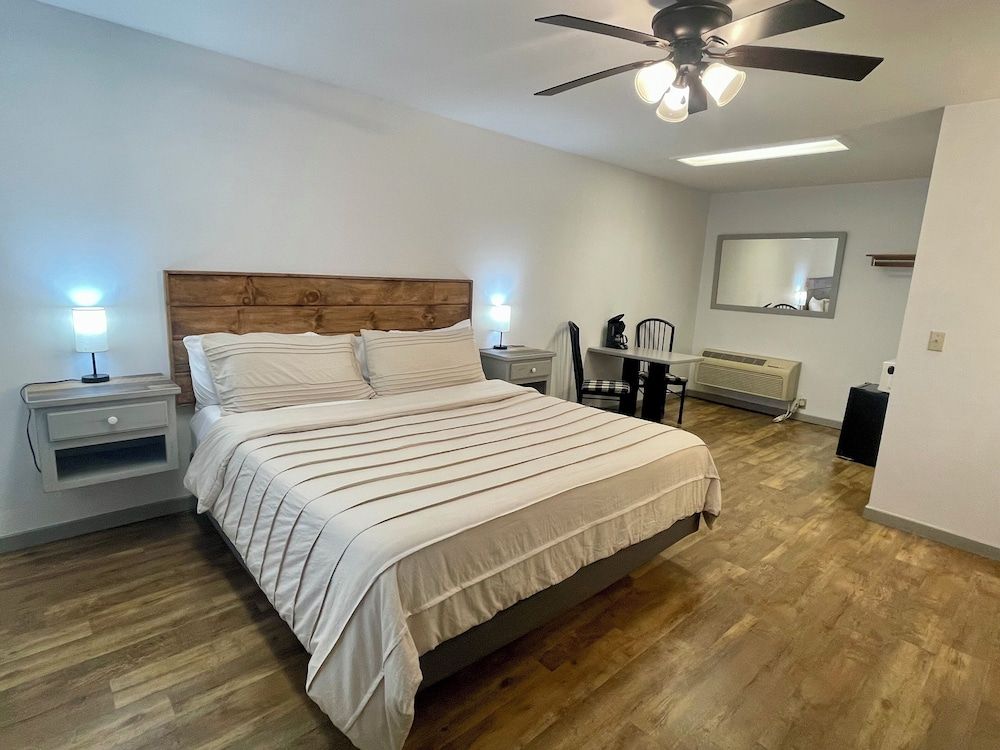 The Klassic Inn 2