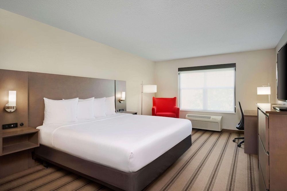 Country Inn & Suites by Radisson Albertville near Outlet Mall 1