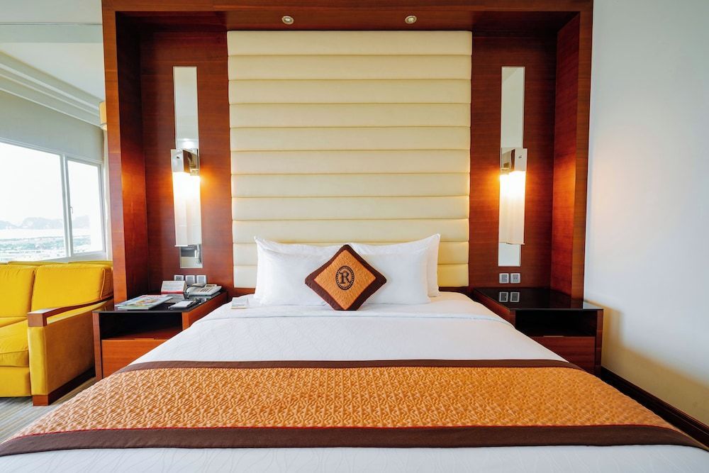 Royal Halong Hotel 1