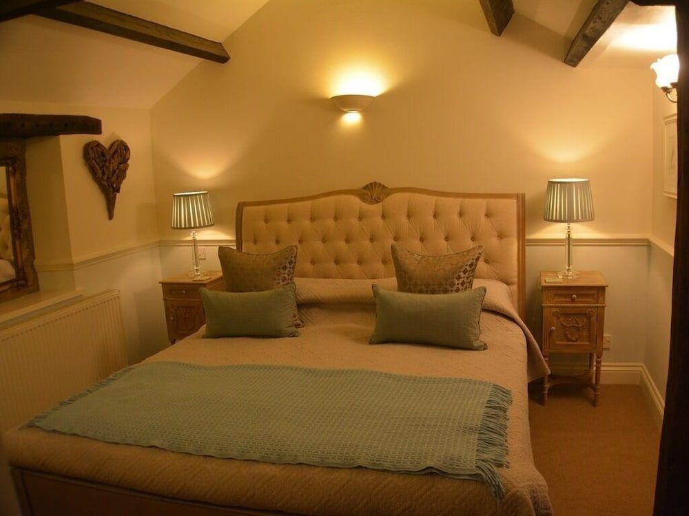 The Castle Arms Inn 2