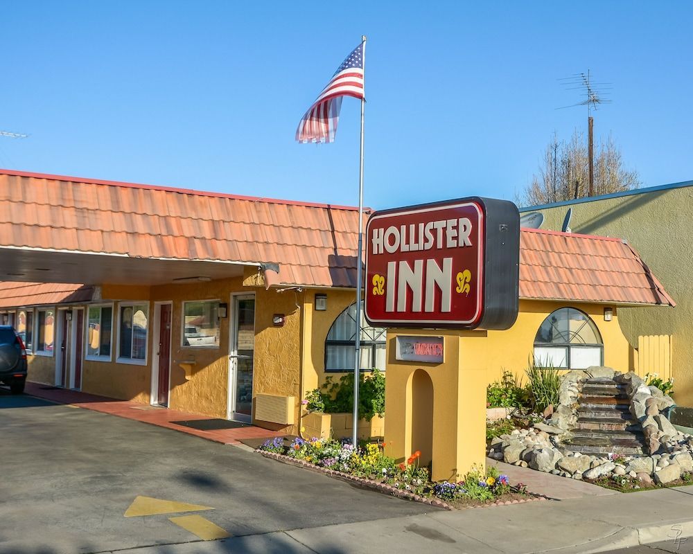Hollister Inn 1