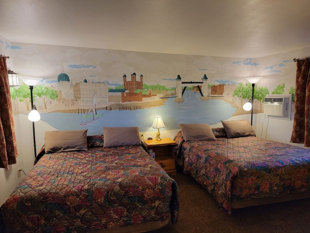 La Collage Inn 1