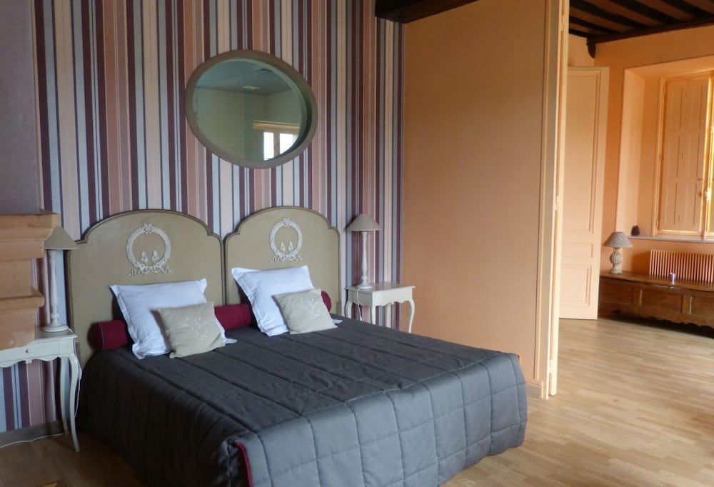 Hôtel Le Relais Louis XI 2