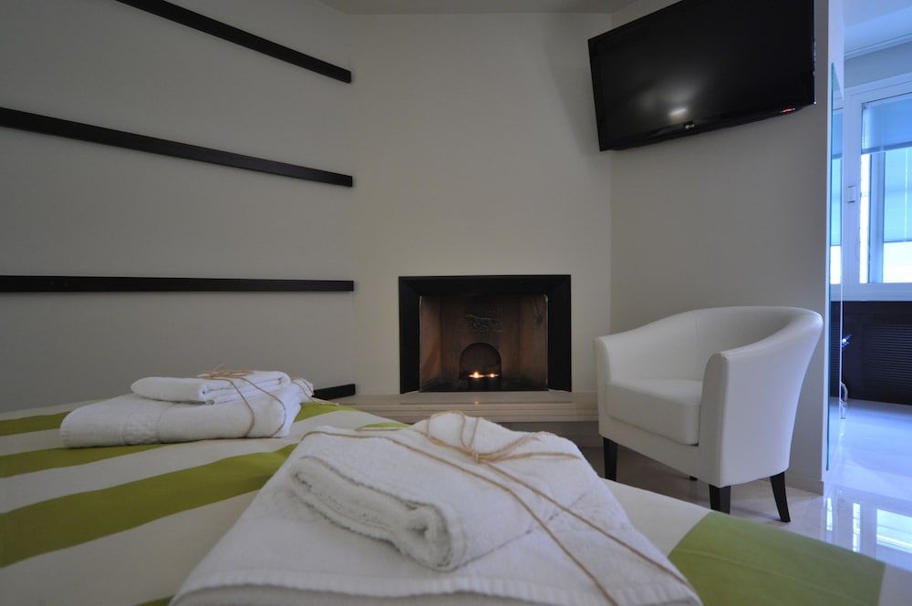 Gatto Bianco House 1