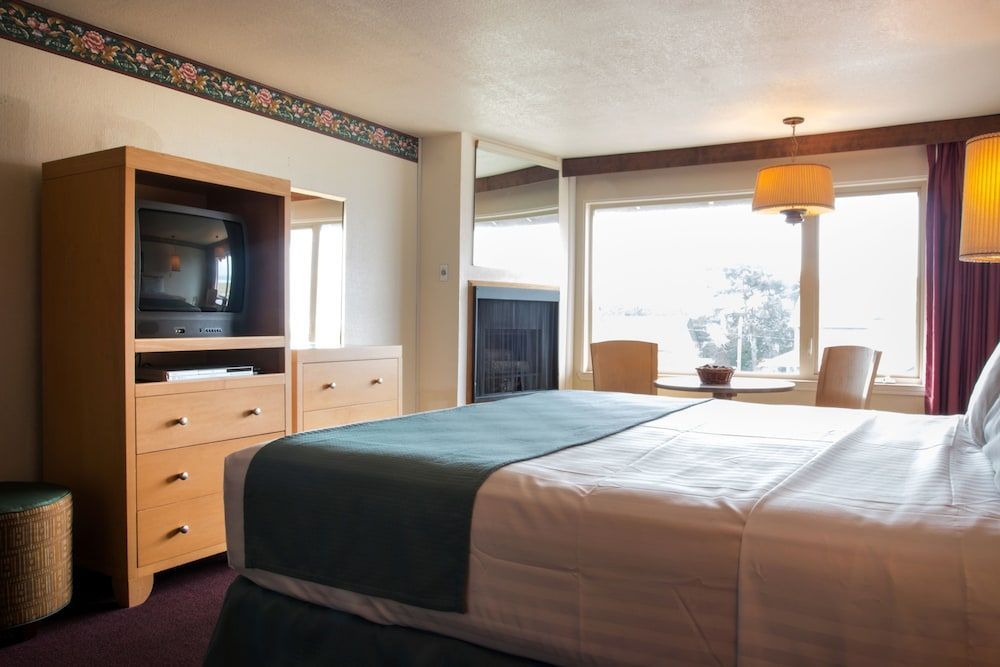 Hi Tide Oceanfront Inn 2