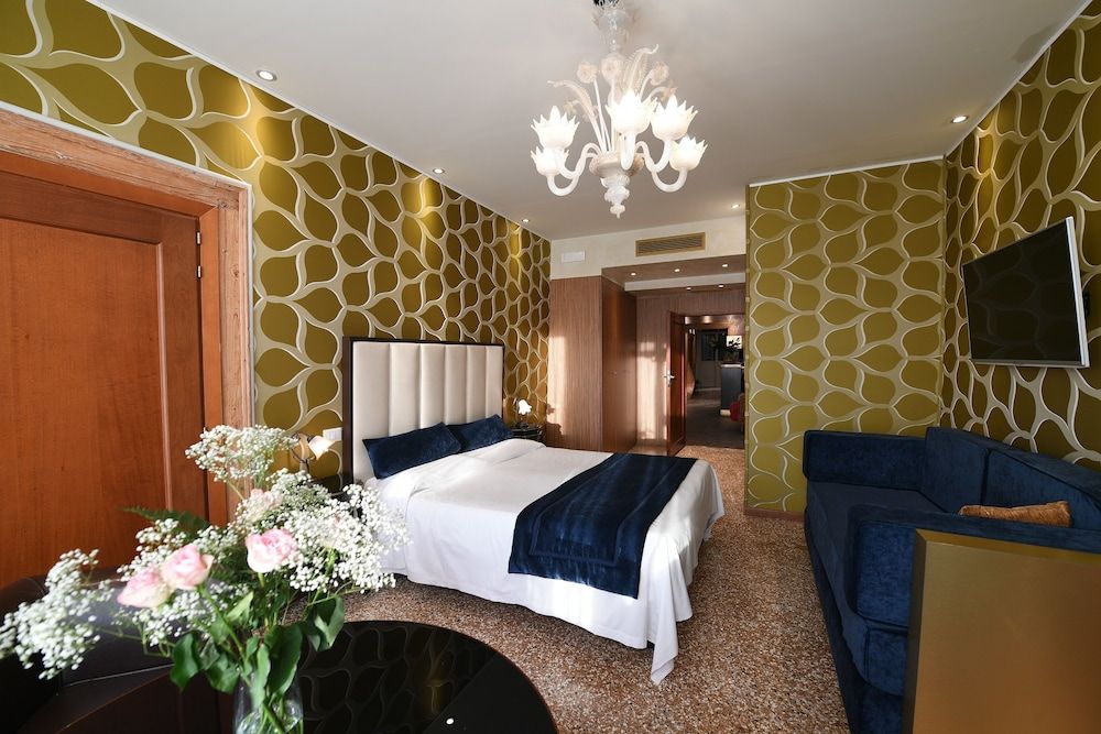 Locanda Leon Bianco on the Grand Canal 2