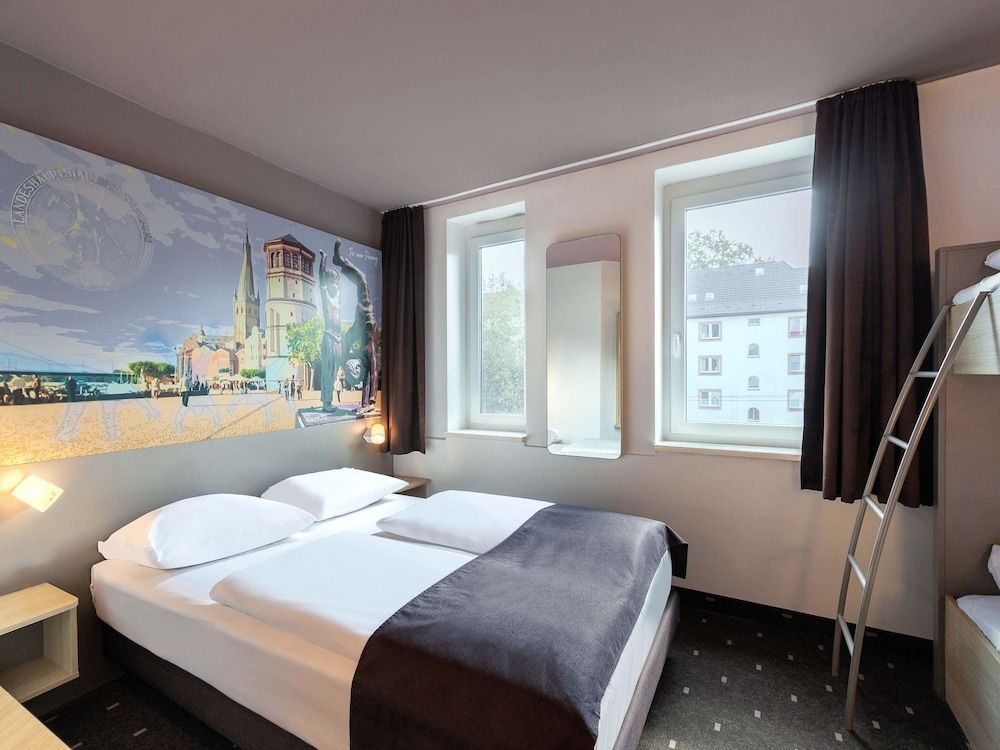 B&B HOTEL Düsseldorf-Mitte 1