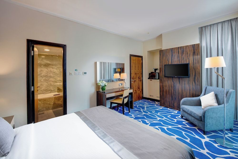 Hawthorn Suites by Wyndham Abu Dhabi City Center 1