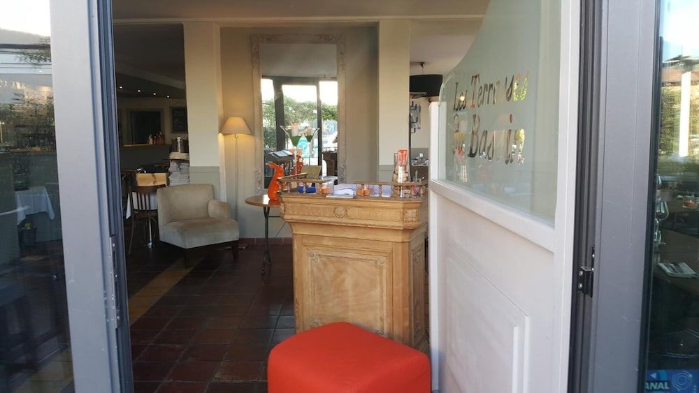 Le Bassin Hôtel Restaurant 2
