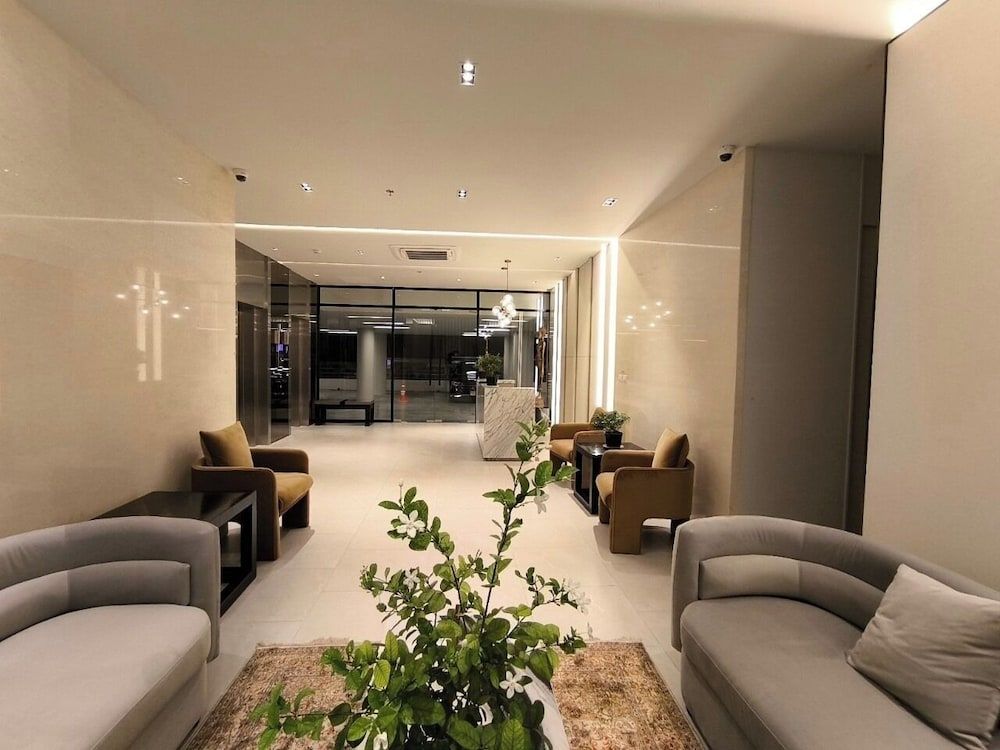 Sathorn 111 2