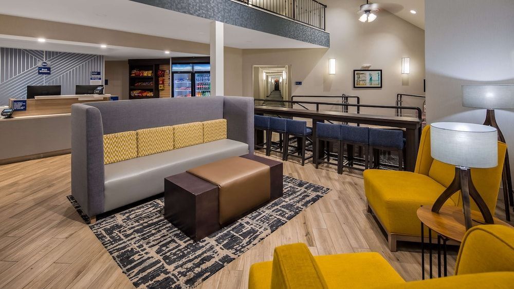 Best Western Hampshire Inn & Suites 2