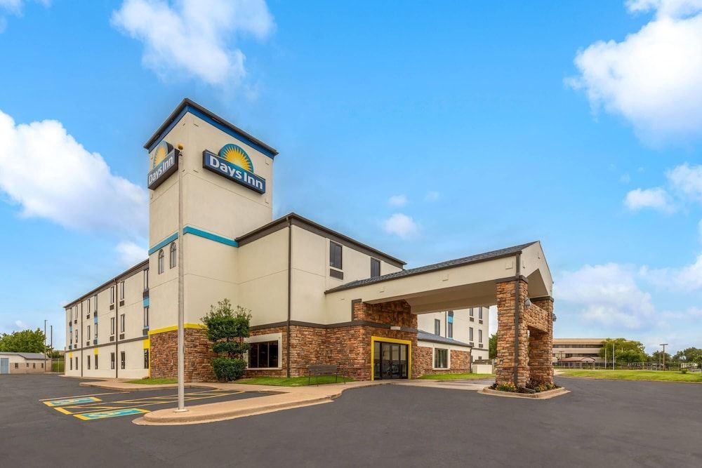 Days Inn by Wyndham Tulsa Central 1