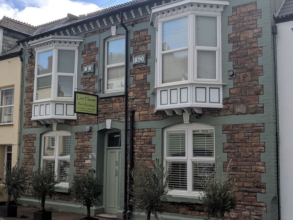 Lion House Bed & Breakfast with Restaurant 1