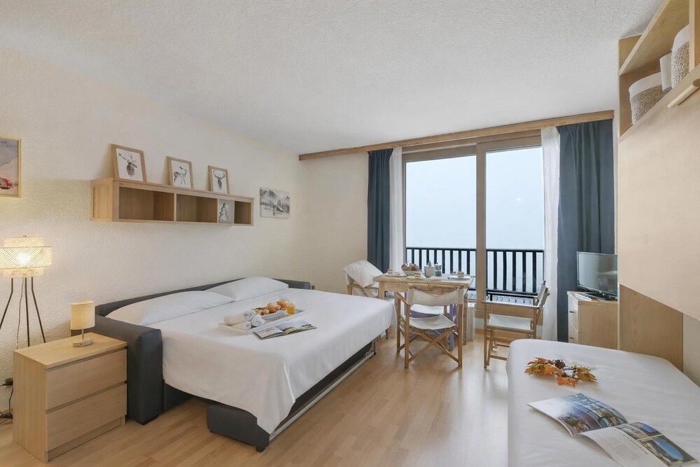 Studio Sansi 34 With Balcony Views 1