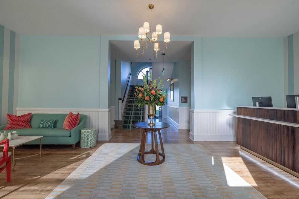 The Laurel Hotel 2