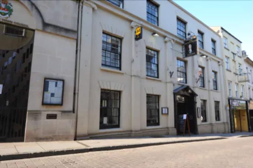 The Kings Head Hotel 1