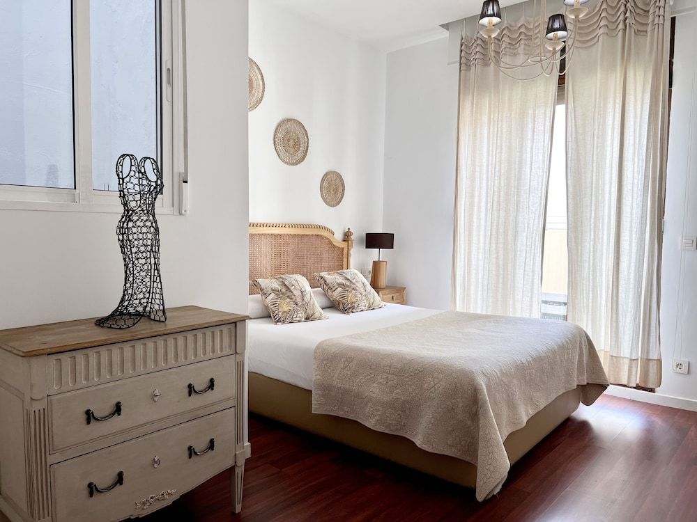 Valencia Luxury - Boutique Market 2