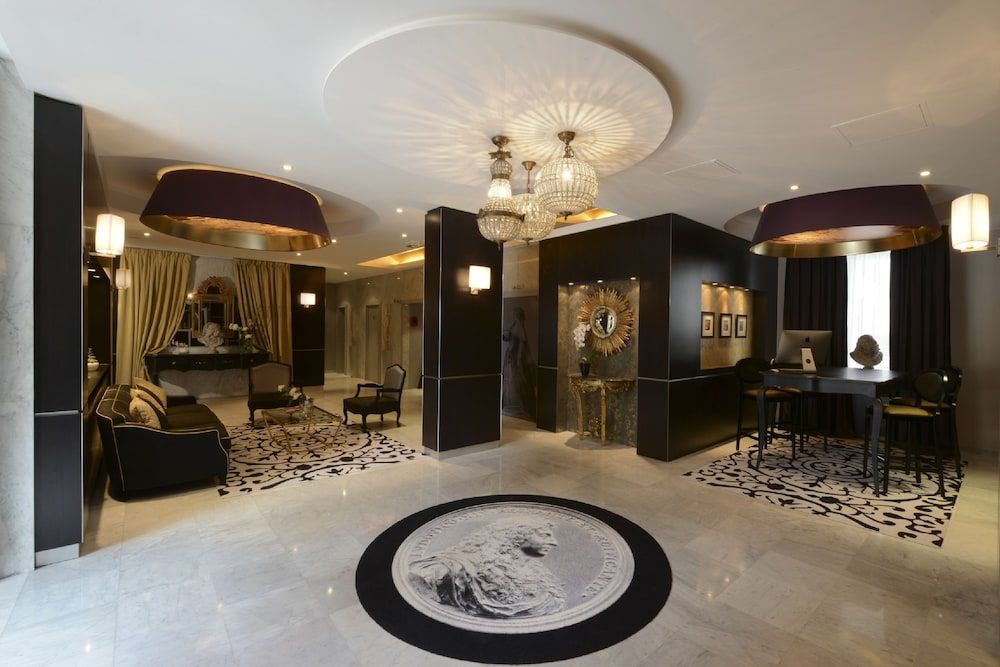 Hôtel Le Versailles 2