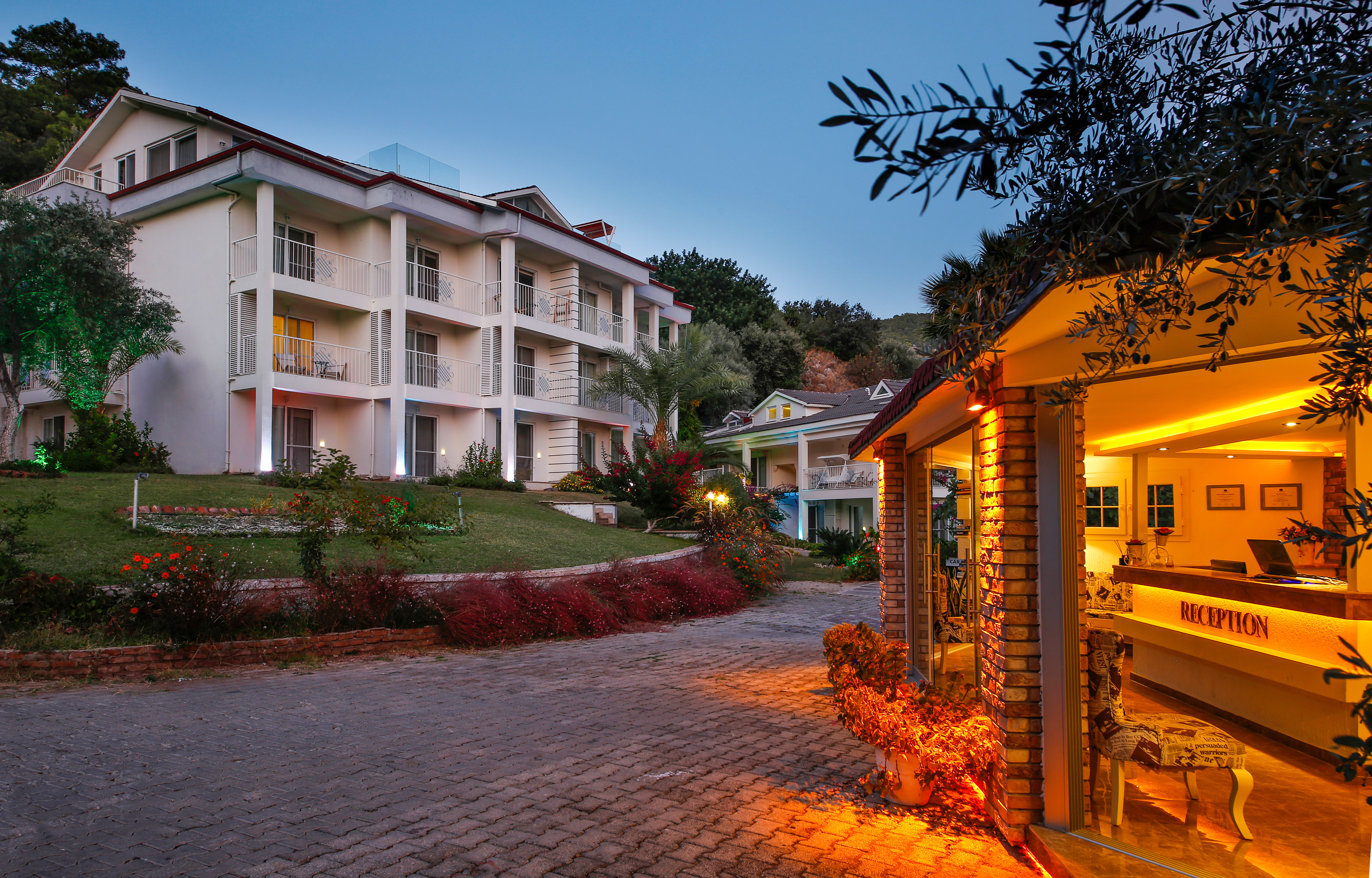 Morina Deluxe Hotel 2