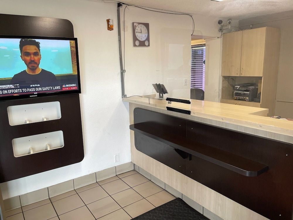 Suite Stay Evansville 1