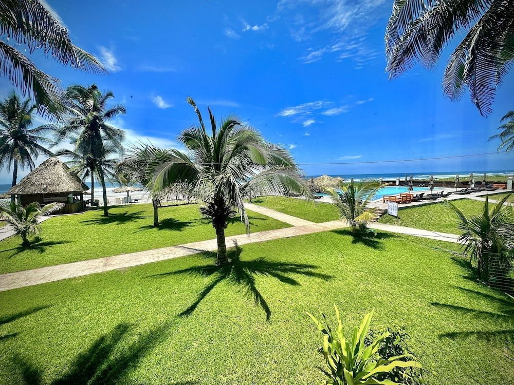 HOTEL TESORO BEACH 1